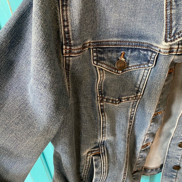 Jean Jacket Excellent Worn Condition Size L Denim No Flaws Noted Classy Casual - Picture 3 of 8